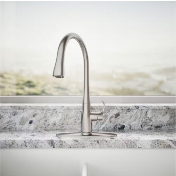 Simplice Single-Handle Pull-Down Sprayer Kitchen Faucet with DockNetik and Sweep Spray in Vibrant Stainless