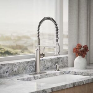 Sous Pro-Style Single Handle Pull Down Sprayer Kitchen Faucet in Vibrant Stainless Steel